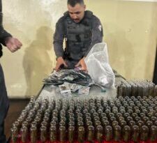 PM do 20º BPM/M localiza casa bomba, apreende pistola 9 mm com kit de conversão e grande quantidade de drogas em Jandira